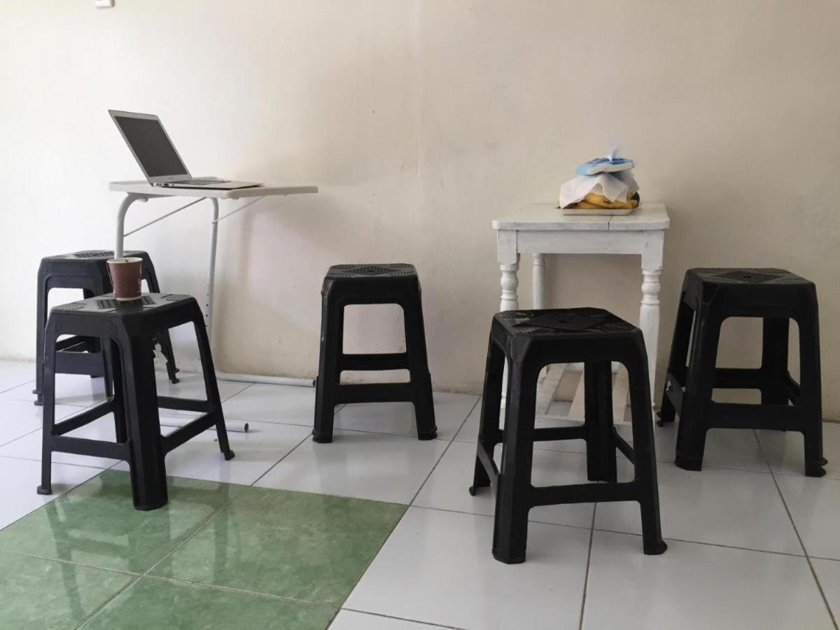Kos Omah Yanto 19 Guest House Jakarta Exterior foto