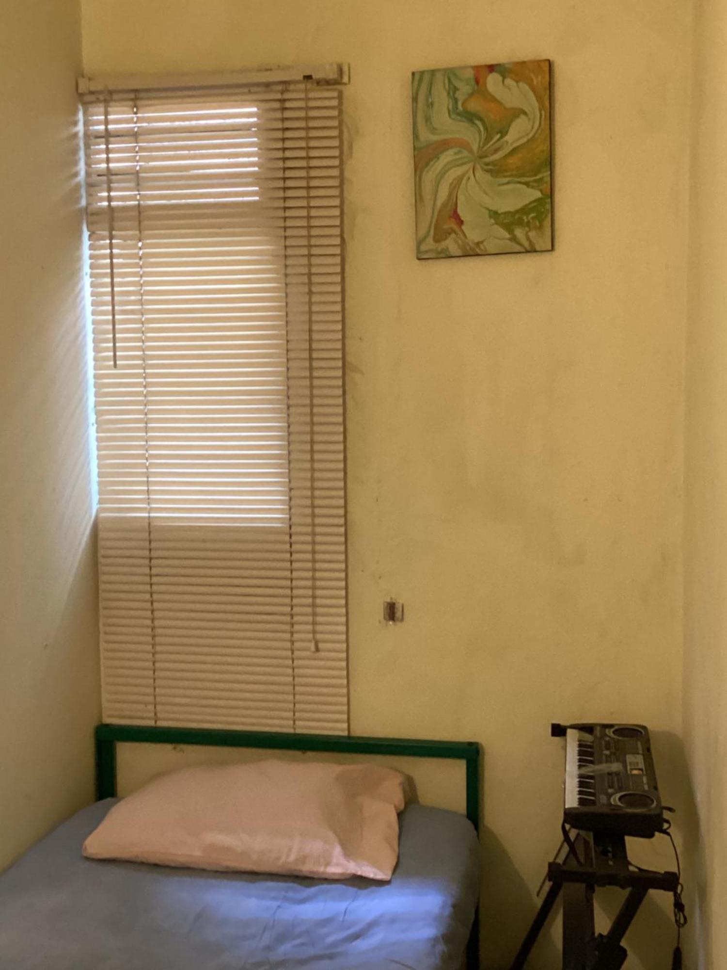Kos Omah Yanto 19 Guest House Jakarta Exterior foto